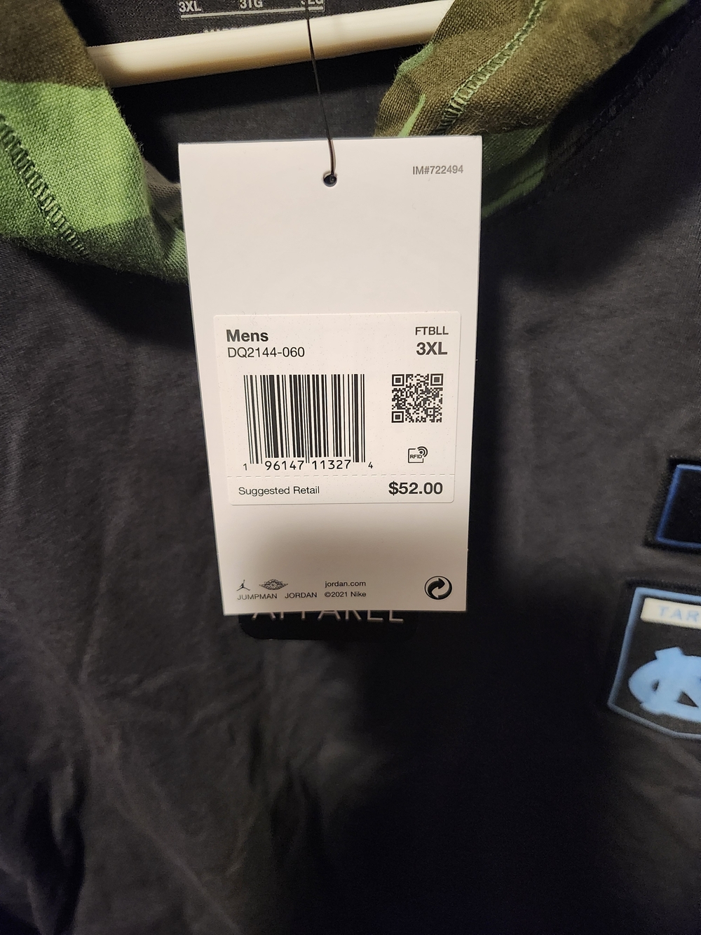 Jordan Men’s Long Sleeve Hooded Tar Heels Tee - Picture 4 of 8